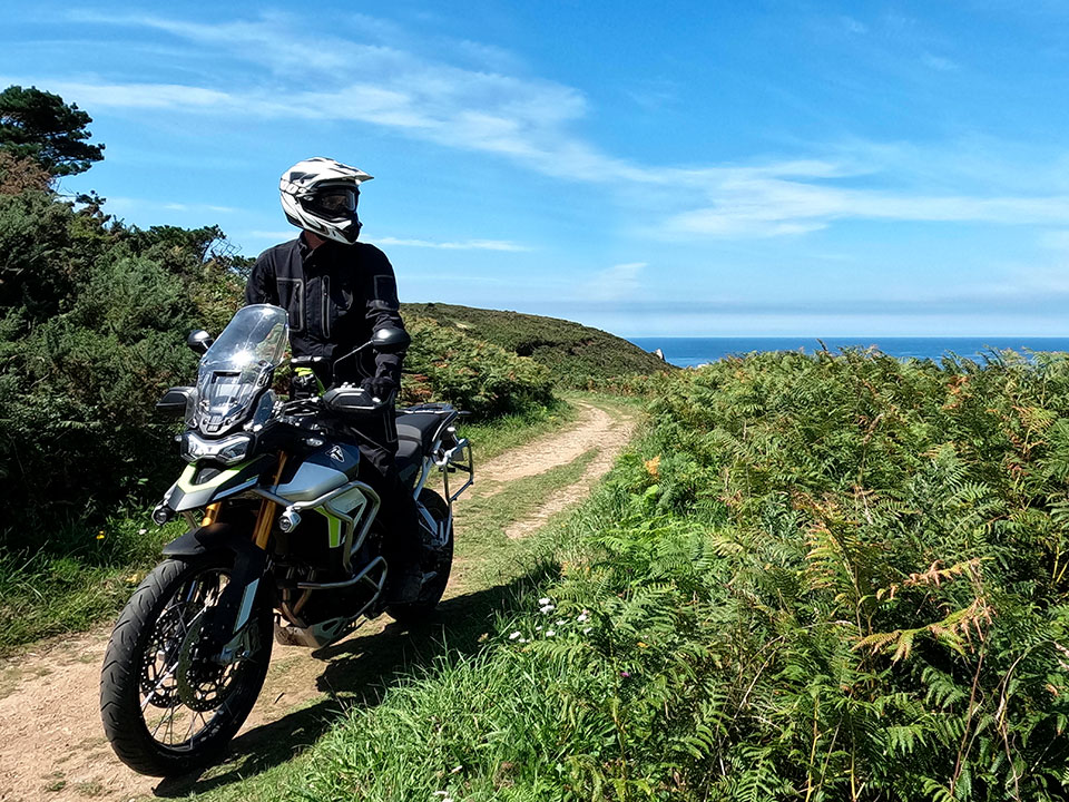 GORANDO - Récit de voyage à moto - Maine-et-Loire